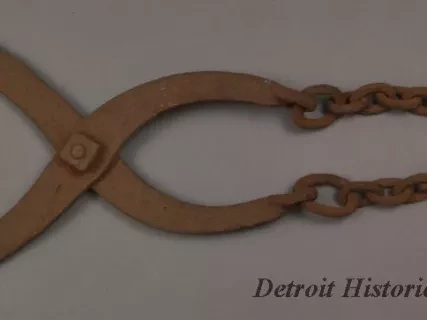 Chain, Log