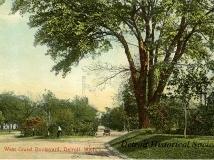 Postcard - West Grand Boulevard, Detroit, Mich.