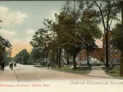 Postcard - Washington Boulevard, Detroit, Mich.