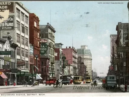 Postcard - Woodward Avenue, Detroit, Mich.