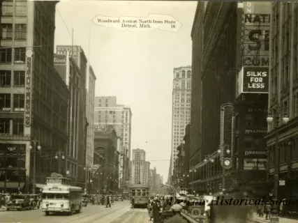 Postcard - Woodward Avenue North from State, Detroit, Mich.
