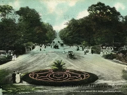 Postcard - Central Ave., Belle Isle Park, Detroit, Mich.