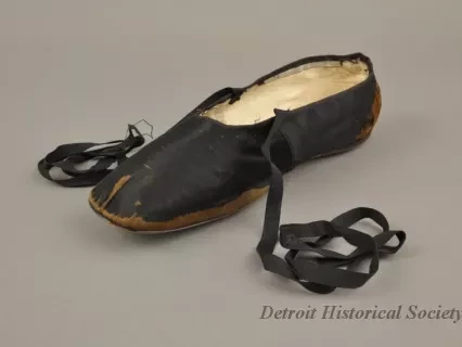 Shoe