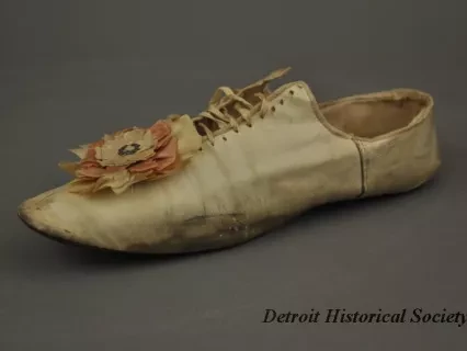 Shoe