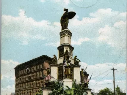 Postcard - Soldiers Monument, Detroit, Mich.
