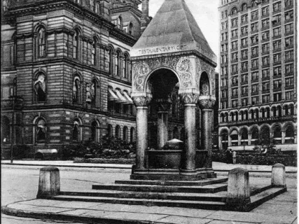 Postcard - Bagley Memorial, Detroit, Mich.