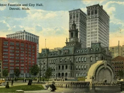 Postcard - Palmer Fountain and City Hall, Detroit, Mich.