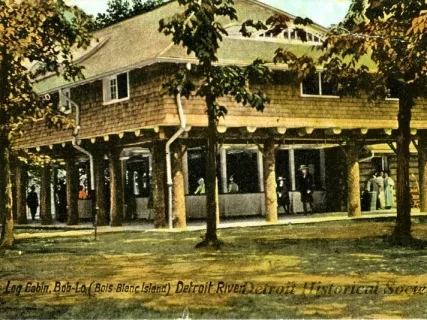Postcard - Log Cabin, Bob-lo (Bois Blanc Island), Detroit River.