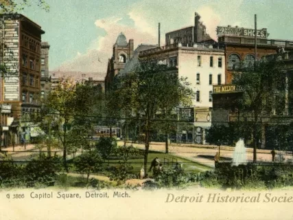 Postcard - Capitol Square, Detroit, Mich.