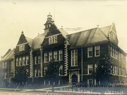 Postcard - Gillies School, Detroit
