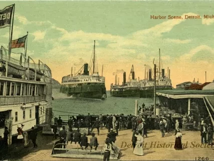 Postcard - Harbor Scene, Detroit, Mich.