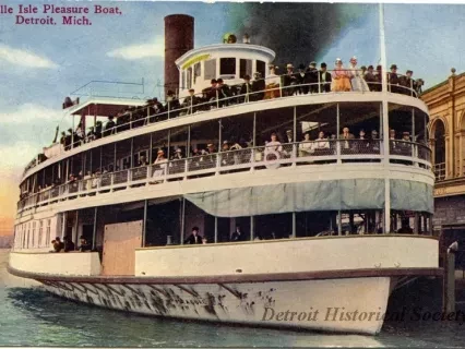 Postcard - Belle Isle Pleasure Boat, Detriot, Mich.