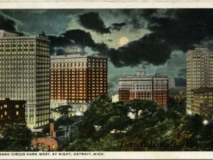 Postcard - Grand Circus Park West, By Night, Detroit, Mich.