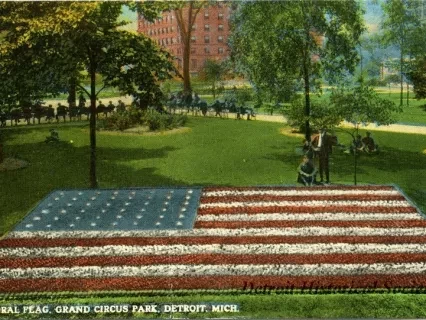 Postcard - Floral Flag, Grand Circus Park, Detroit, Mich.