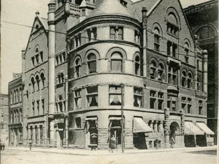 Postcard - Y.M.C.A. Bldg, Detroit, Mich