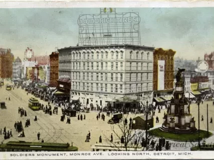 Postcard - Soldiers Monument, Monroe Ave. Looking North, Detroit, Mich.