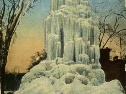 Postcard - Ice Fountain, Washington Boulevard, Detroit, Mich.