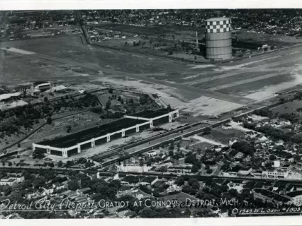 Postcard - Detroit City Airport, Gratiot at Connors, Detroit, Mich.