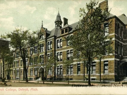 Postcard - Detroit College, Detroit, Mich.