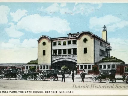 Postcard - Belle Isle Park - The Bath House, Detroit, Michigan