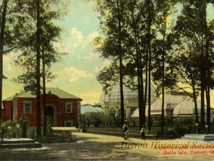 Postcard - Aquarium and Horticultural Hall, Belle Isle, Detroit, Mich.