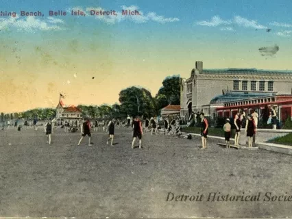 Postcard - Bathing Beach, Belle Isle, Detroit, Mich.