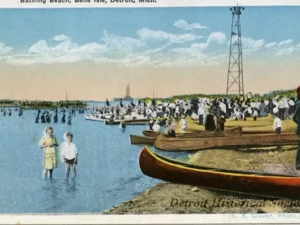 Postcard - Bathing Beach, Belle Isle, Detroit, Mich.