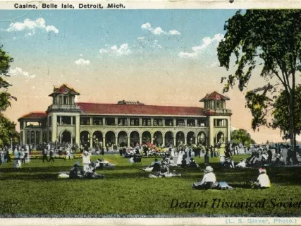 Postcard - Casino, Belle Isle, Detroit, Mich