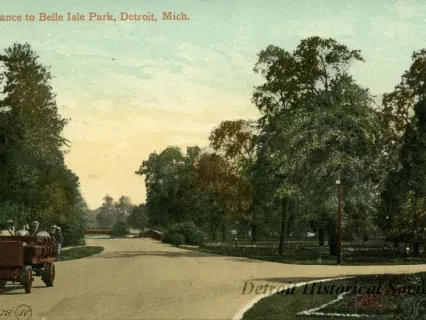 Postcard - Enterence to Belle Isle Park, Detroit, Mich.