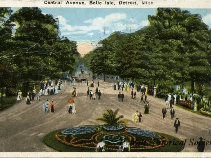Postcard - Central Avenue, Belle Isle, Detroit, Mich.