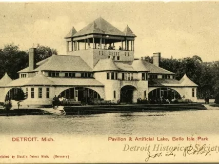 Postcard - Detroit, Mich. Pavilion & Artificial Lake, Belle Isle Park
