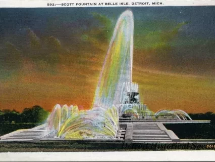 Postcard - Scott Fountain at Belle Isle, Detroit, Mich.