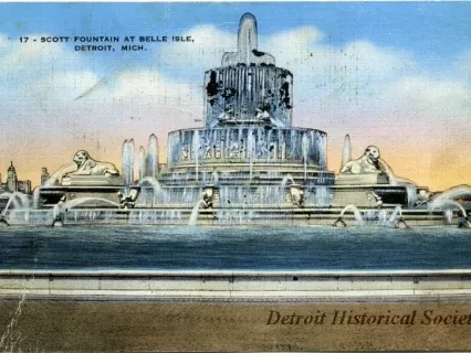 Postcard - Scott Fountain at Belle Isle, Detroit, Mich.