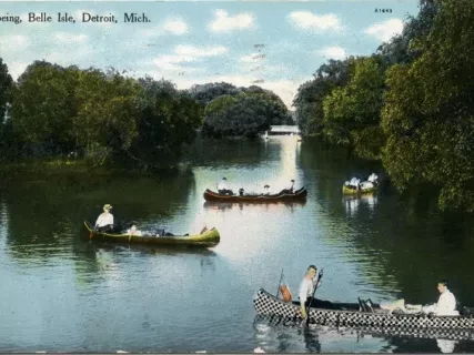 Postcard - Canoeing, Belle Isle, Detroit, Mich.
