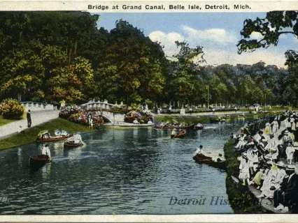 Postcard - Bridge at Grand Canal, Belle Isle, Detroit, Mich.