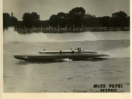 Poster - Miss Pepsi, 
Detroit