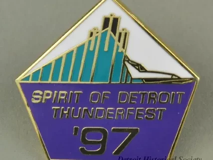 Medal, Pin