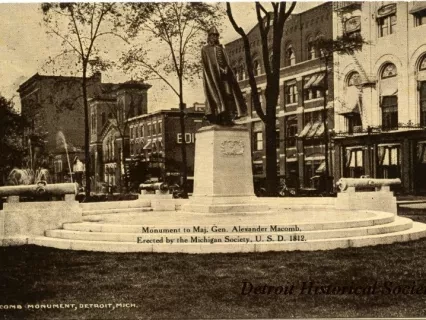 Postcard - Macomb Monument, Detroit, Mich.