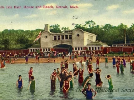 Postcard - Belle Isle Bath House and Beach, Detroit, Mich.