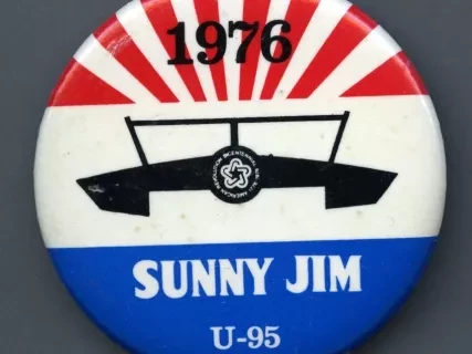 Button, Souvenir