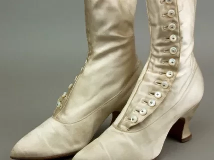 Shoe