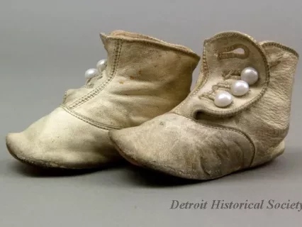 Shoe