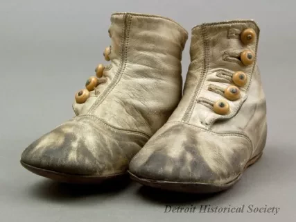 Shoe