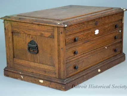 Cabinet, Medicine