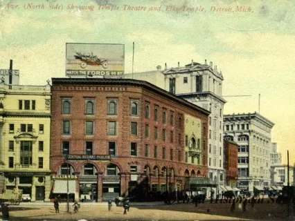 Postcard - Monroe Ave. (North Side) Showing Temple Theatre and Elks Temple, Detroit, Mich.