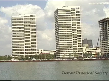 U-Matic - Fire Boat
City from River #1
8-14-90