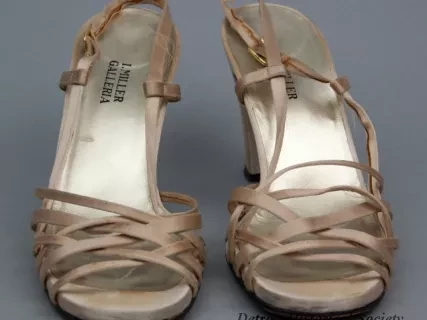 Shoe