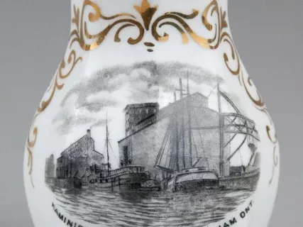 Pitcher, Cream