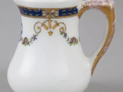 Pitcher, Cream