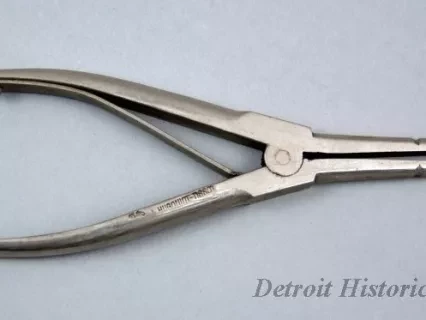 Pliers